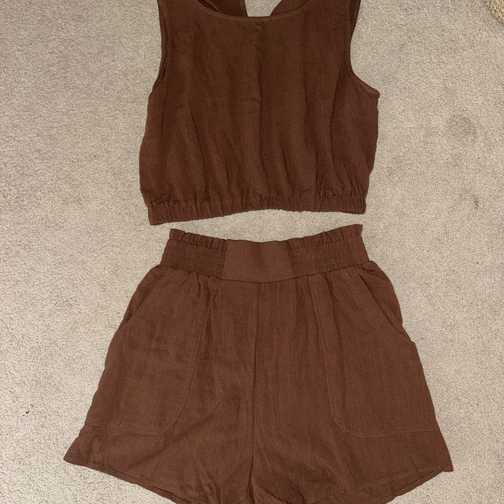 Brown Sleeveless Top and Shorts Set - Picture 2 of 6